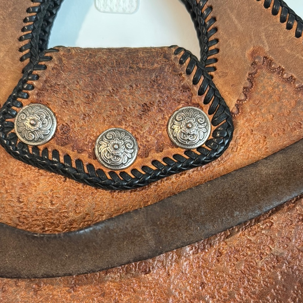 Brown Bohemian Shoulder Bag with Decorative Patterns - Picture 5 of 8